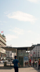 Opera house from Philharmoniker Strasse Opera house from Philharmoniker Strasse